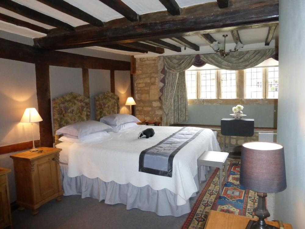 Room image 4