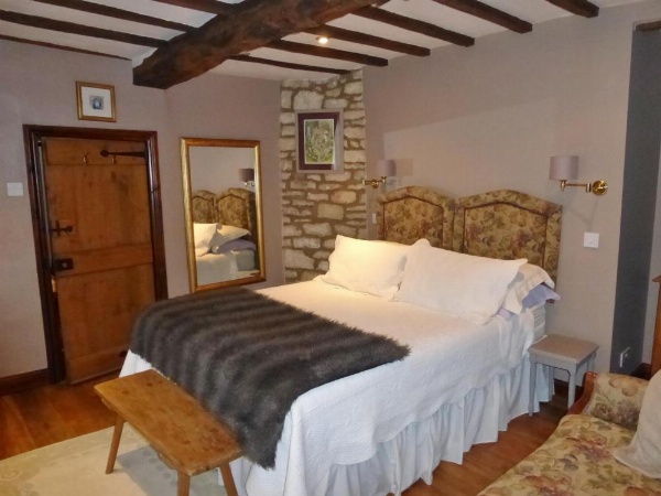 Badgers Hall image 14