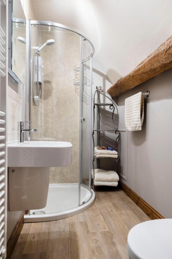 Badgers Hall image 28