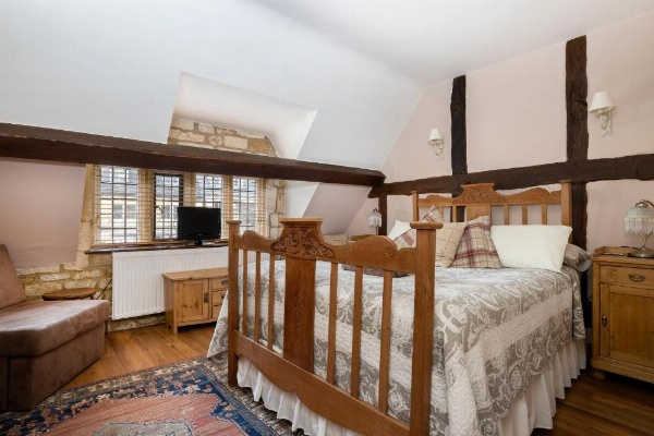 Badgers Hall image 29